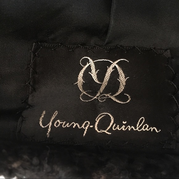 Vintage Young-Quinlan coat with fur cuffs - Picture 6 of 6